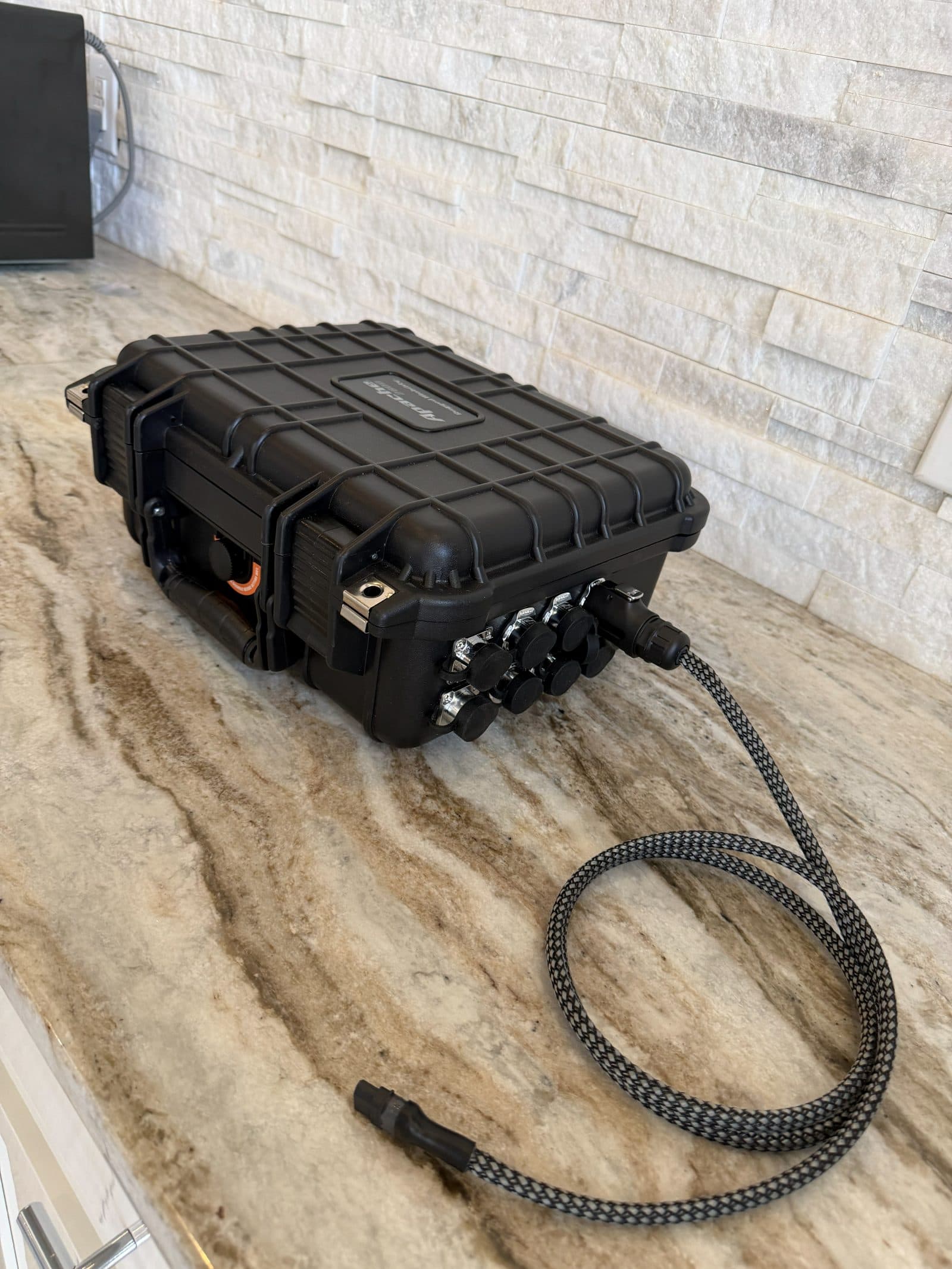 Reactor functional prototype in a black enclosure with external connectors